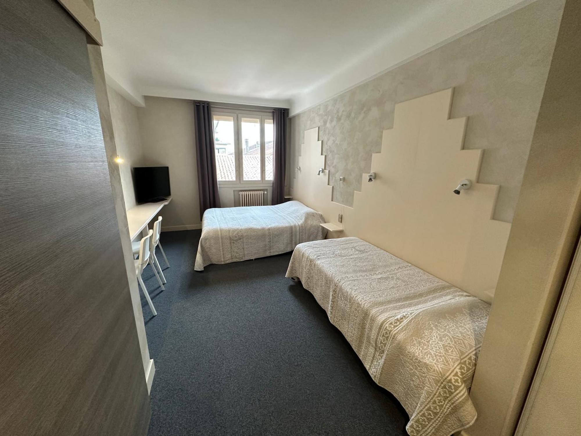 Hotel Chiffre Albi Quarto foto