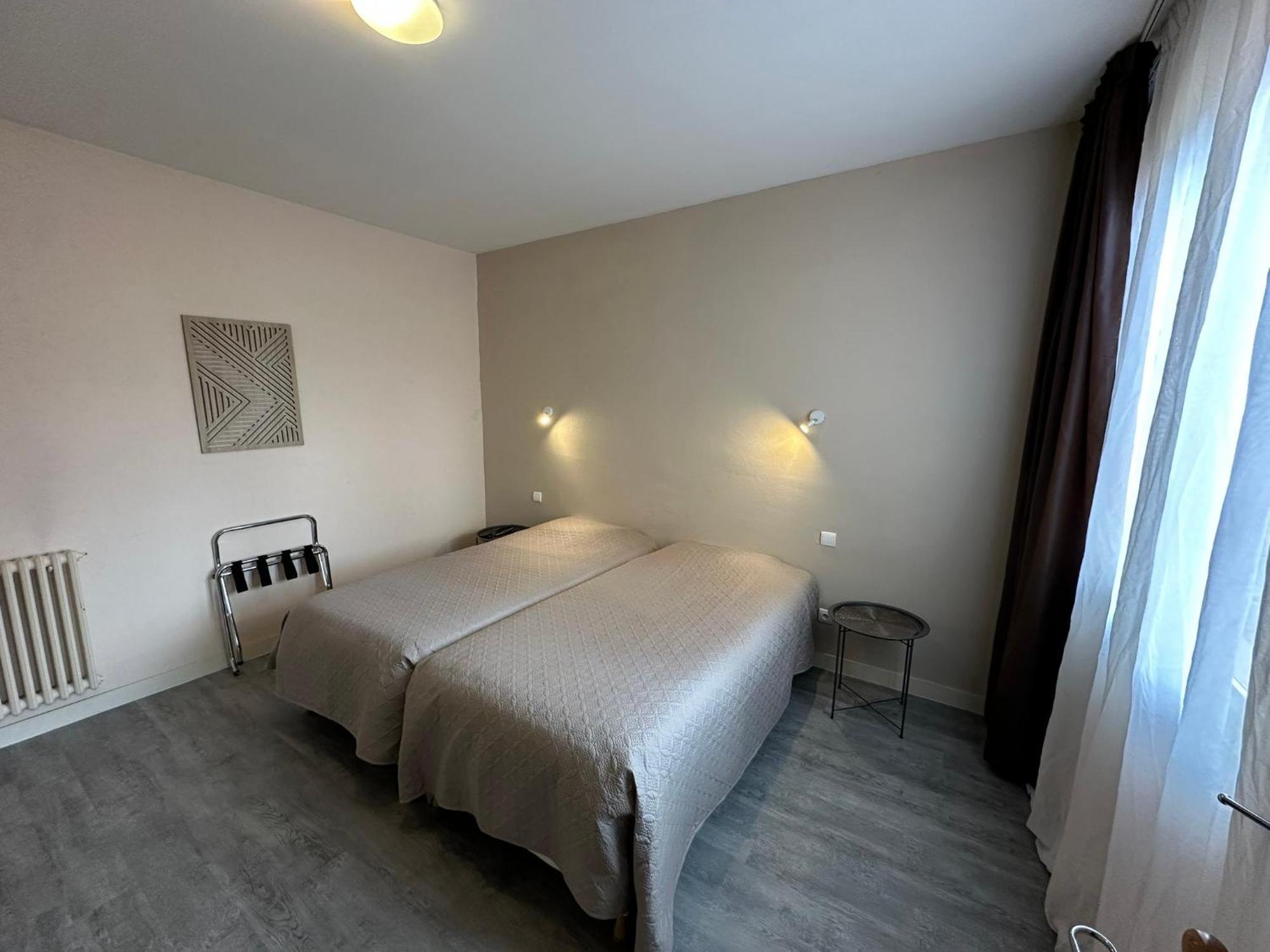 Hotel Chiffre Albi Quarto foto